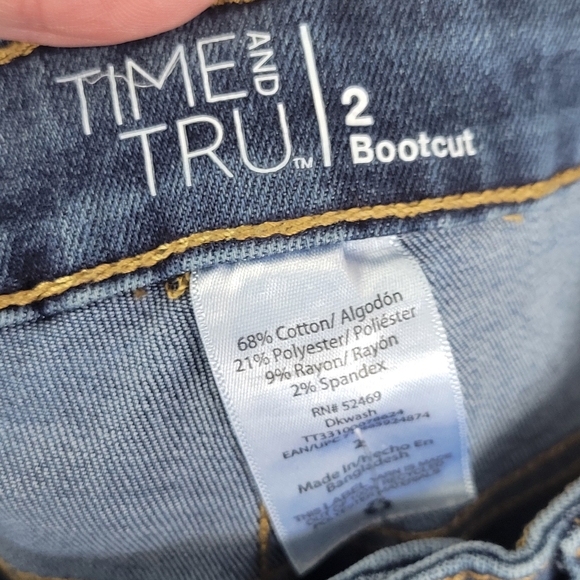 Time and Tru Womens High Rise Flare Jeans Size 2 Blue Med Wash Denim with Slits - Picture 7 of 9